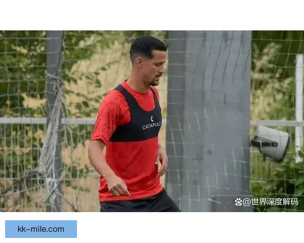 瓦伦西亚主力门将马马达转会离队球队阵容迎来重大调整